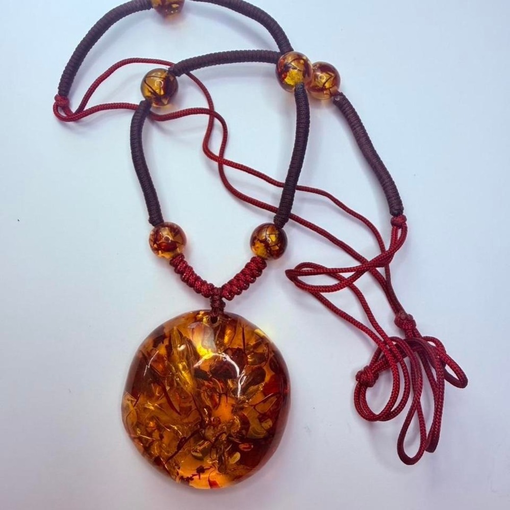 AMBER STYLE NECKLACE